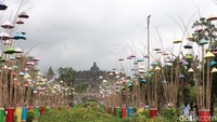 Foto: Dengan hiasan topeng ini, pengelola Candi Borobudur berharap ada peningkatan jumlah kunjungan wisatawan. (Pertiwi/detikTravel)
