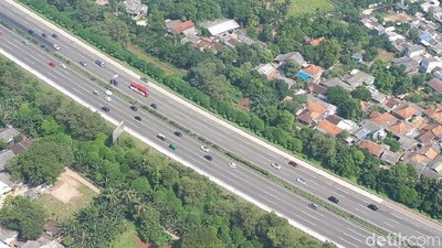 Pantauan Udara Kondisi Arus Mudik di Puncak hingga Cikampek
