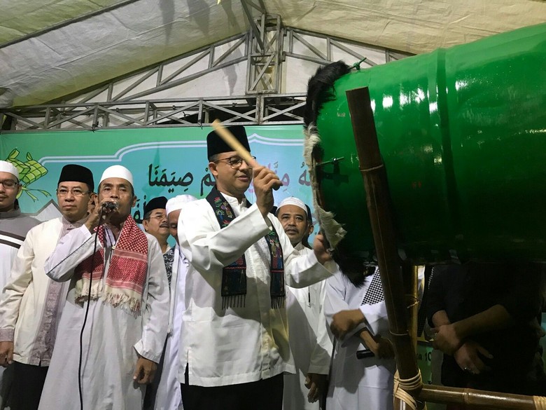 Takbiran di Petamburan, Anies Ajak Warga Jaga Ketertiban Takbiran di Petamburan, Anies Ajak Warga Jaga Ketertiban