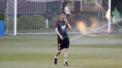 Foto: Lopetegui Out, Hierro Kini Pimpin Latihan Timnas Spanyol