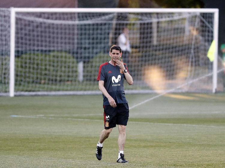 Foto: Lopetegui Out, Hierro Kini Pimpin Latihan Timnas Spanyol
