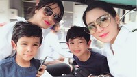 Keseruan lainnya saat Bunga Zainal berlibur. Foto: (instagram Bunga Zainal)