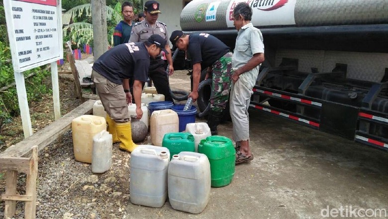 3 Desa di Trenggalek Ini Alami Kekeringan Saat Lebaran 3 Desa di Trenggalek Ini Alami Kekeringan Saat Lebaran