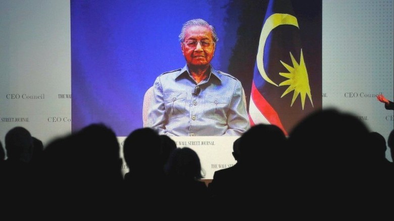 Mahathir Mohammad Berkuasa Kembali, 2 Hakim Tinggi Malaysia Mundur Mahathir Mohammad Berkuasa Kembali, 2 Hakim Tinggi Malaysia Mundur