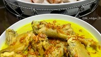 Semangkuk opor ayam kampung buatan @lilik_indrayani_81 ini benar-benar menggoda. Kuah santannya kental gurih dengan taburan bawang goreng yang bikin tambah nikmat. Foto: Instagram