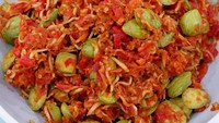 Aneka sambal teri jadi salah satu suguhan spesial. Apalagi jika sambal teri, dipadukan dengan irisan petai sedap seperti buatan @vro_cut, dijamin nafsu makan semakin meningkat. Foto: Instagram