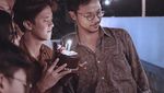 Ini Gaya Bisma SM*SH, Ketika Ngopi dan Makan Sushi