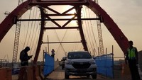 Jembatan Kalikuto yang memiliki panjang 164 meter, dimana panjang bentang utama 100 meter dan jalan pendekat di sebelah barat dan timur masing-masing 32 meter.