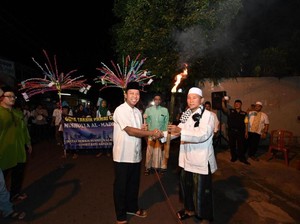 Rommy Pimpin Gema Takbir Pawai Obor di Condet Jakarta Timur