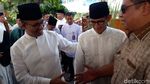 Momen Anies-Sandi Pelukan di Hari Lebaran 2018
