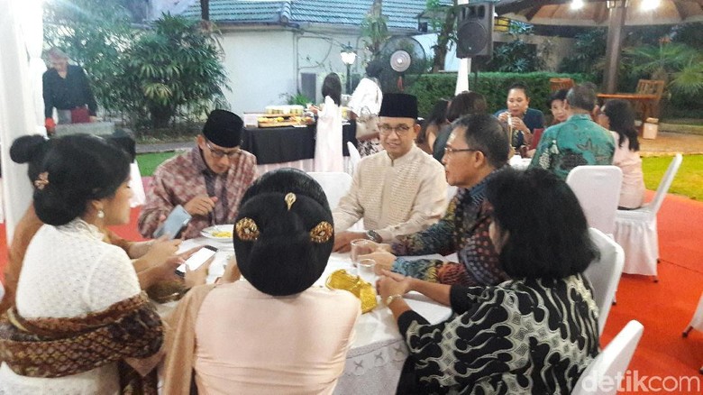 Anies Hidangkan Nasi Maroko Saat Open House di Rumah Dinas Anies Hidangkan Nasi Maroko Saat Open House di Rumah Dinas
