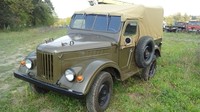 Selanjutnya ada mobil ramah lingkungan era 1956-an, GAZ 69. Mobil bergaya militer berpenggerak empat roda ini sudah terjual sampai 600.000 unit sampai akhirnya dimatikan pada tahun 1972. Untuk kemampuannya, mobil bermesin empat silinder tersebut bertenaga 55 daya kuda (41 kW) dan bisa menghembuskan kecepatan maksimum sampai 90 km/jam dan 48 kW. Diantara kolektor mobil, tahun kemarin GAZ 69 diperkirakan dihargai sekitar $10.000 atau Rp 140 jutaan.Foto: Pool (internet)