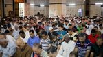 Potret Khusyuknya Salat Id dari Irak Hingga Afghanistan