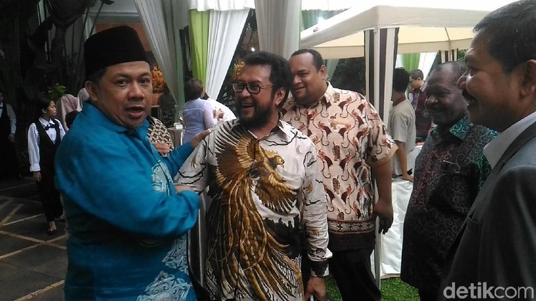 Luhut dan Sederet Politikus Golkar Datang ke Rumah Ical Luhut dan Sederet Politikus Golkar Datang ke Rumah Ical