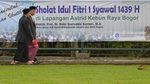 Momen Jokowi Salat Id dan Salami Warga di Bogor
