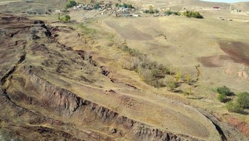 Bahtera Nuh. Beberapa arkeolog mengklaim bahwa perahu raksasa ini berada di Gunung Ararat, Tuki. Namun, para peneliti menganggap bahwa keberadaan bahtera Nuh itu sendiri masih tanda tanya, atau bahkan tidak pernah dibuat sama sekali. (Foto: Live Science)