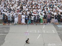 Bacaan Bilal Sholat Idul Fitri Lengkap Arab, Latin, dan Artinya
