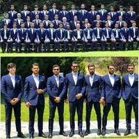 Tim sepakbola Iran yang akan bertanding perdana hari ini Jumat (15/6/2018) melawan Maroko di Piala Dunia 2018, beberapa waktu lalu sempat menjadi buah bibir di dunia maya, terutama oleh netizen wanita. Penyebabnya karena penampilan mereka yang ganteng dan keren dalam balutan setelan jas saat tiba di Rusia pada 5 Juni 2018. (Foto: Instagram)