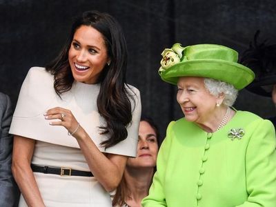 Potret Keceriaan Ratu Elizabeth II Bersama Meghan Markle