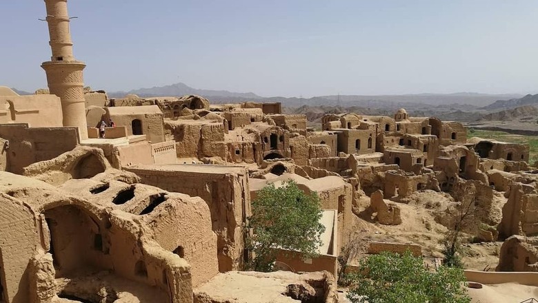 Desa Kharanaq di Iran (jir.burda/Instagram) Desa Kharanaq di Iran (jir.burda/Instagram)
