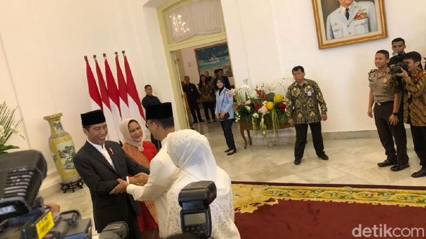 Anies dan Sandiaga di open house Jokowi saat Lebaran / 
