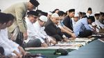 Foto: Senyum Novanto-Nazaruddin Saat Salat Id di Lapas Sukamiskin