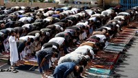 Warga salat Id di Kabul, Afghanistan (Foto: Dok. REUTERS/Omar Sobhani)