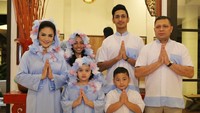 Begini gaya Krisdayanti dan keluarga. Foto: Instagram