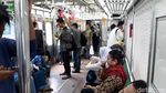 Lebaran Hari Pertama, KRL Tetap Ramai Penumpang