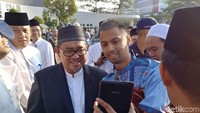 Aher berharap Bulan Ramadan yang baru saja dilewati bisa menjadi pelajaran bagi setiap Muslim untuk membangun sikap sosial dan silaturahmi.
