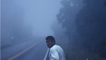 Foto petinju Muhammad Ali ketika sedang lari diambil pada tahun 1974. (Foto: Instagram) 