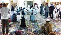 Meskipun menjadi minoritas, namun suasana Ramadan dan Lebaran masih terasa di sejumlah kota. Beberapa Masjid juga menggelar salat berjamaah (Istimewa/Erwin Renaldi)