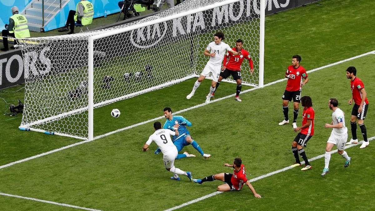 Mesir vs Uruguay berimbang di babak pertama. (Foto: Darren Staples/Reuters)