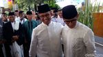Momen Anies-Sandi Pelukan di Hari Lebaran 2018