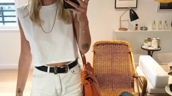 Pada tahun 2009, gadis bernama Chiara Ferragni ini mulai menulis blog bernama Blonde Salad yang membahas soal fashion. Tak dinyana, blog itu meledak dan ia mulai terkenal. Foto: Instagram