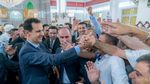 Potret Khusyuknya Salat Id dari Irak Hingga Afghanistan