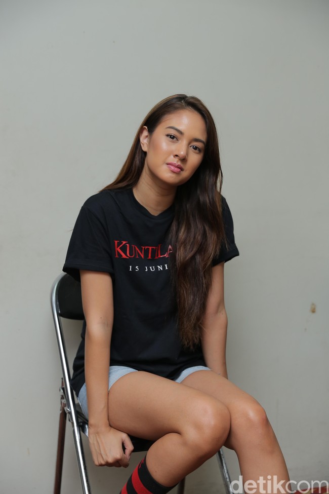 Model dan pemeran FTV asal Belgia, Aurelie Moeremans menikah dengan Roy Tremonti pada 2011 ketika usianya masih 18 tahun. Namun pernikahan di usia muda itu berakhir dengan perceraiaan pada 2014. Aurelie kini aktif dalam dunia seni peran di Tanah Air. Foto: (Foto: Ismai/detikHOT)