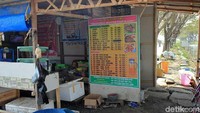 Kalau lapar tidak usah khawatir, telah tersedia warung sederhana tak jauh dari pemancingan (Randy/detikTravel)