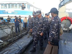 TNI Gagalkan Penyelundupan 14 Ribu Botol Miras dari Malaysia