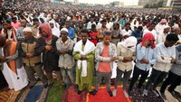 Umat muslim di Ethiopia memperingati hari raya Idul Fitri 1439 H hari ini (Foto: REUTERS/Tiksa Negeri)