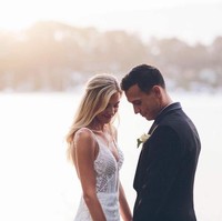 Trent dan Elissa Sainsbury juga menikah tahun lalu. Elisa adalah anak dari coach Graham Arnold yang pernah melatih tim Trent. (Foto: Instagram)