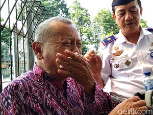 Kisah Haru Seorang Pemudik di Terminal Patria Kota Blitar