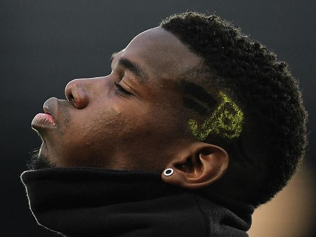 Gaya rambut sempat jadi buah bibir. Menurut para kritikus, performanya di lapangan hijau menurun lantaran pemain yang disebut-sebut sebagai pesepakbola termahal dunia saat ini sering gonta-ganti gaya rambut. (Foto: Getty Images)