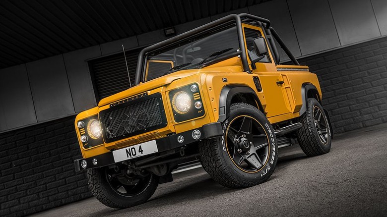 Chelsea Truck Company World Cup edition, Honey Mustard Defender 2.2 TDCI XS 90 – Chelsea Wide Track edition. Foto: dok. Kahn Design Chelsea Truck Company World Cup edition, Honey Mustard Defender 2.2 TDCI XS 90 – Chelsea Wide Track edition. Foto: dok. Kahn Design