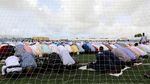 Foto: Khusyuknya Salat Id dari Mesir Hingga Somalia