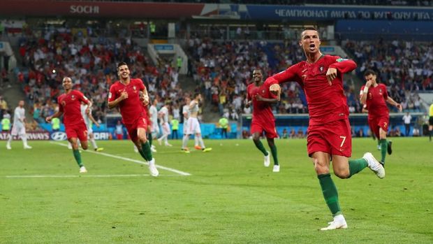 Cristiano Ronaldo benar-benar jadi momok bagi timnas Spanyol.