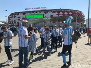 Spartak Stadium yang Merah Kini Membiru