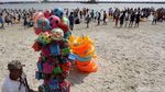 H+1 Lebaran, Pengunjung Banjiri Pantai Ancol