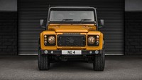 Pemain Inggris lainnya juga berkesempatan mendapatkan hadiah mobil dengan pelat nomor yang punya harga selangit yakni 1966 DB, S50 CER dan F00 71E. Foto: dok. khan design