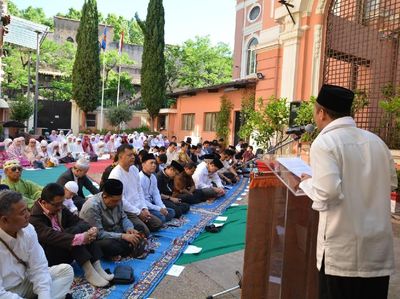Foto: Suasana Salat Idul Fitri WNI di Roma